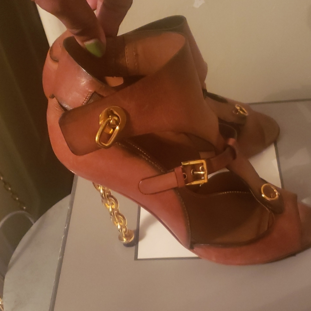Shoes - Picture 3 of 7